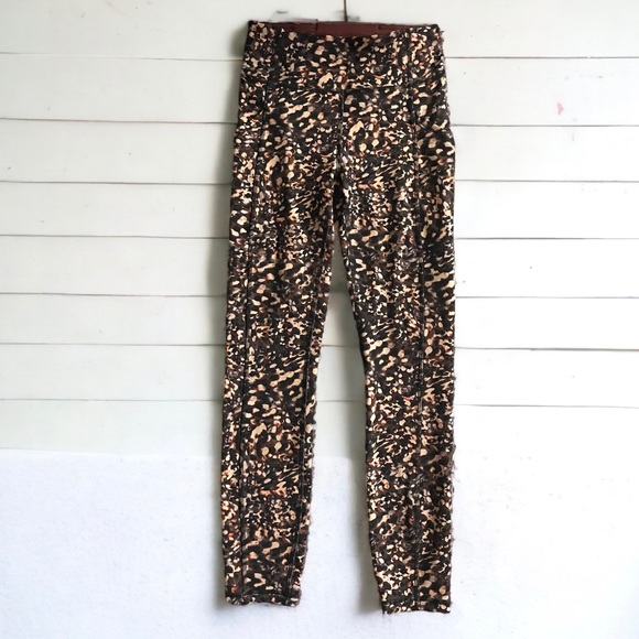 Lululemon Size 4 High Rise Leggings 25” Inseam Drawcord Sweat Wicking Pockets - Picture 1 of 9